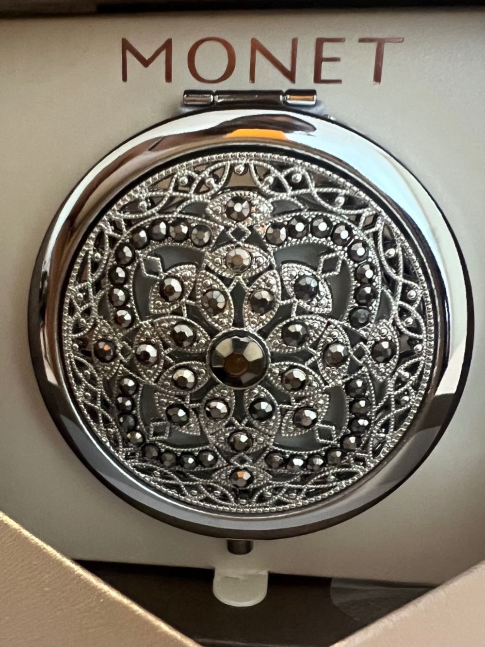 NIB Monet Silver Tone Beautifully Designed Compact Mirror